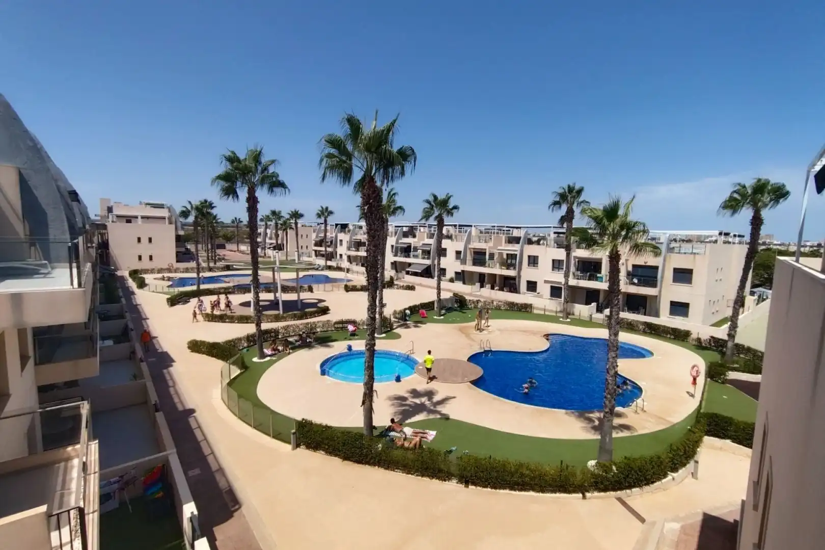 Apartamento con piscina en venta en Pueblo Latino