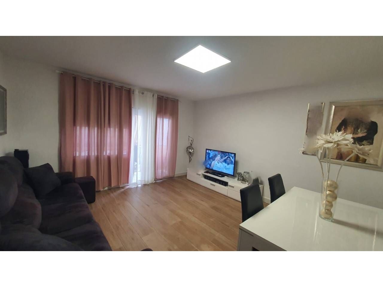 Living room of Flat for sale in Vilanova i la Geltrú  with Parquet flooring and Balcony
