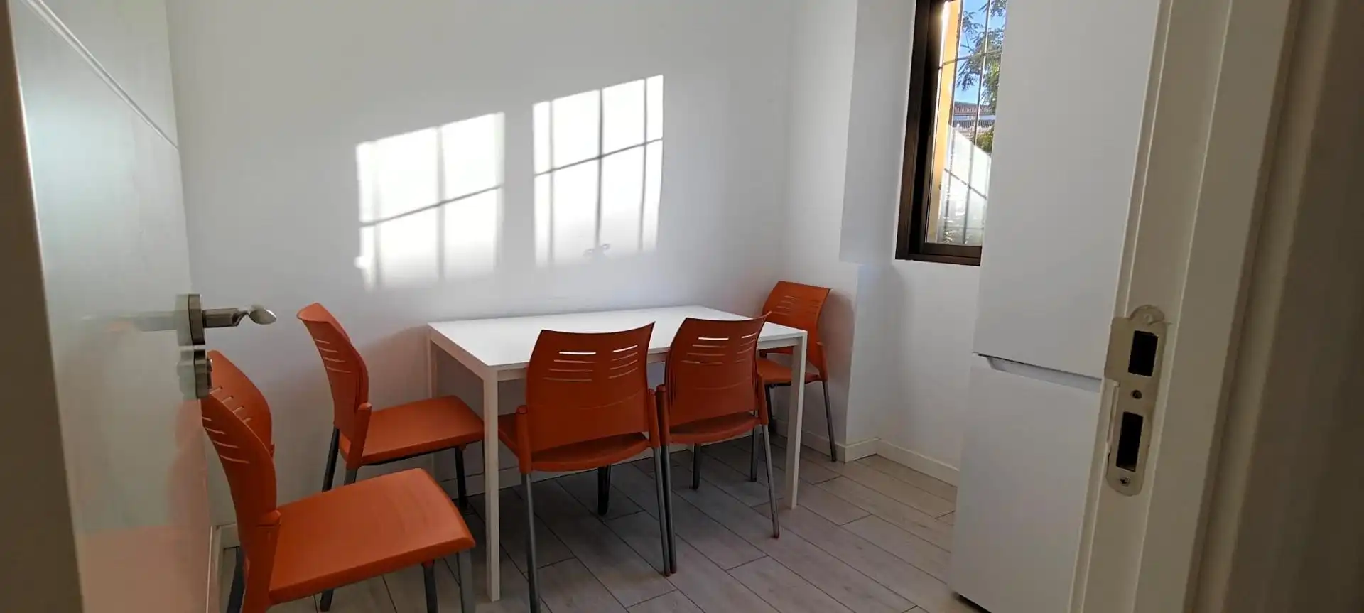 Esszimmer von Wohnung zur untervermieten in Beiro