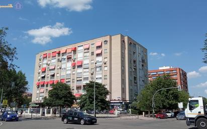 Exterior view of Premises for sale in  Madrid Capital