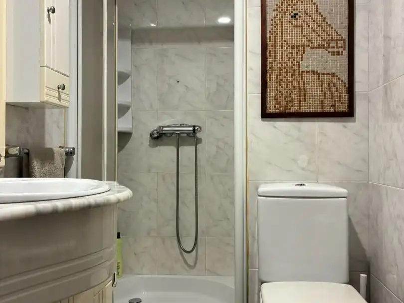 Bathroom of Flat for sale in Bilbao   with Balcony