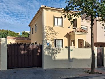 Chalet con jardín en venta en Calle Irlanda 83