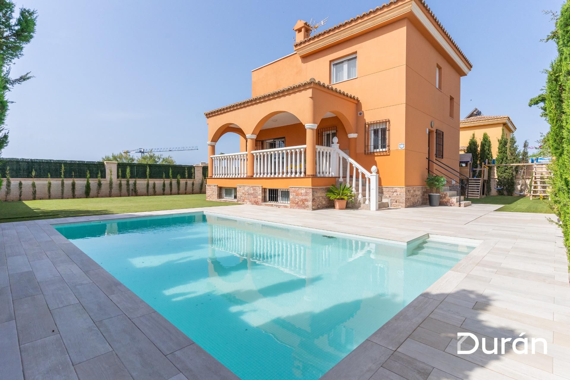 Piscina de Casa o xalet en venda en El Ejido amb Aire condicionat, Calefacció i Jardí privat