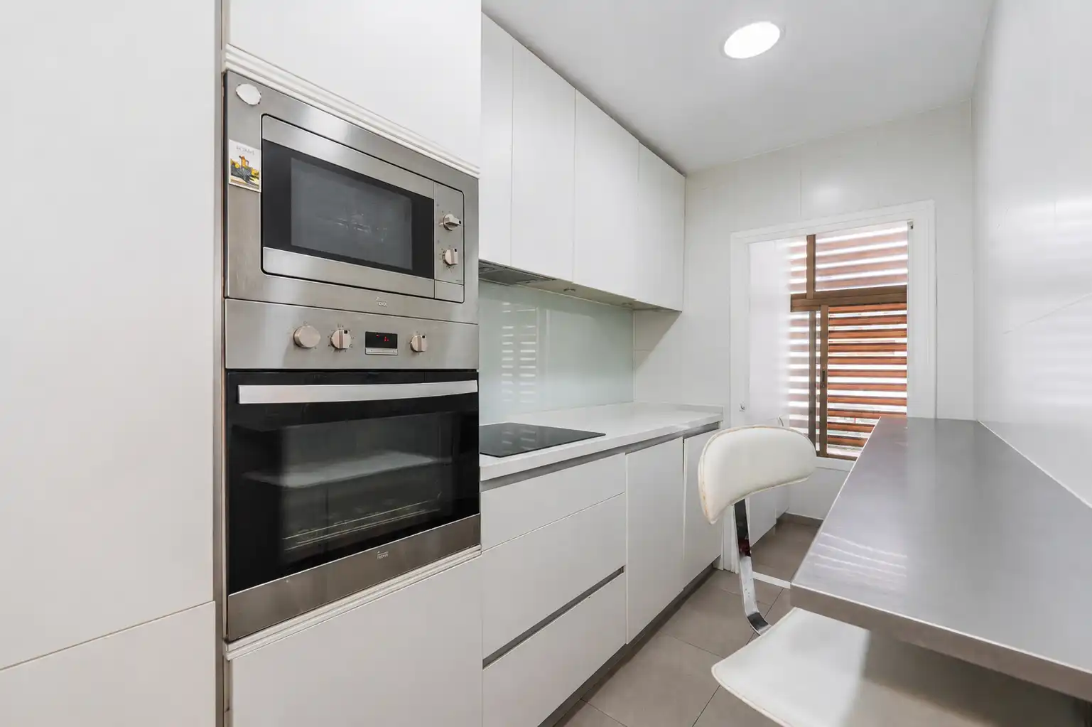 Cocina de Dúplex en venta en Las Rozas de Madrid con Aire acondicionado, Calefacción y Trastero