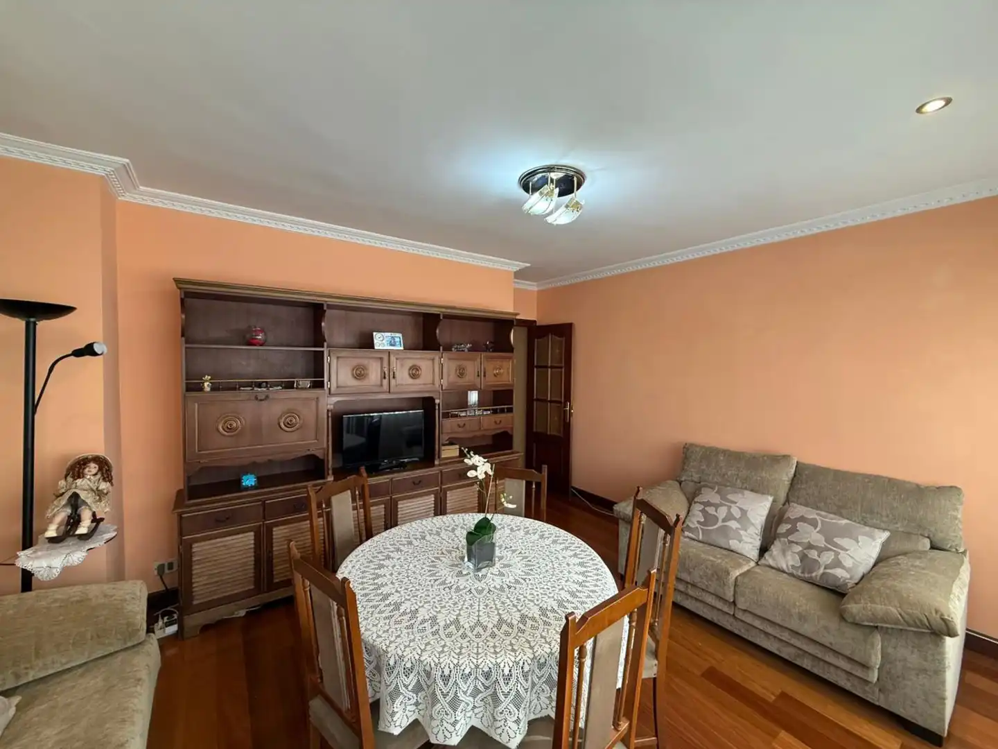Sala de estar de Piso en venta en Castro-Urdiales con Calefacción