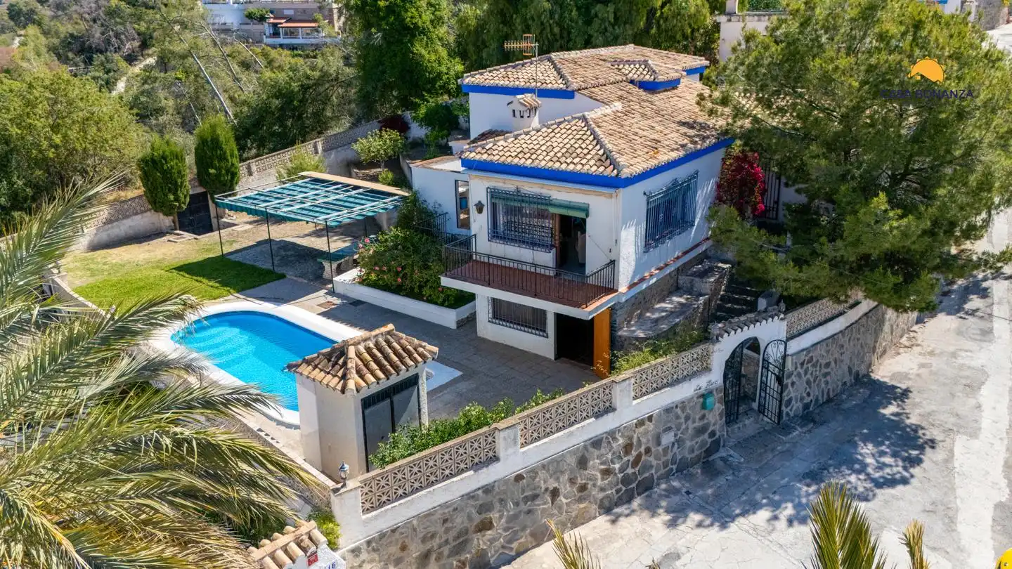 Exterior view of Houses for sale in Almuñécar  with Private garden, Terrace and Swimming Pool