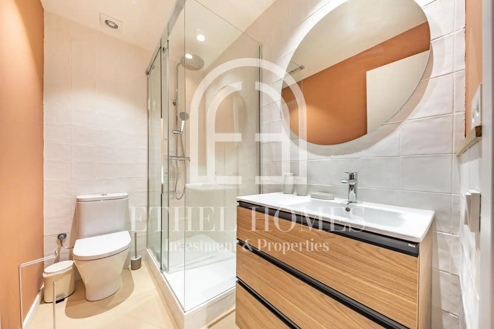 Baño de Piso de alquiler en Barcelona con Aire acondicionado, Calefacción y Balcón