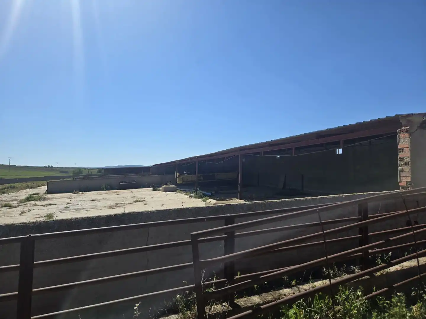 Industrial building for sale in Urda