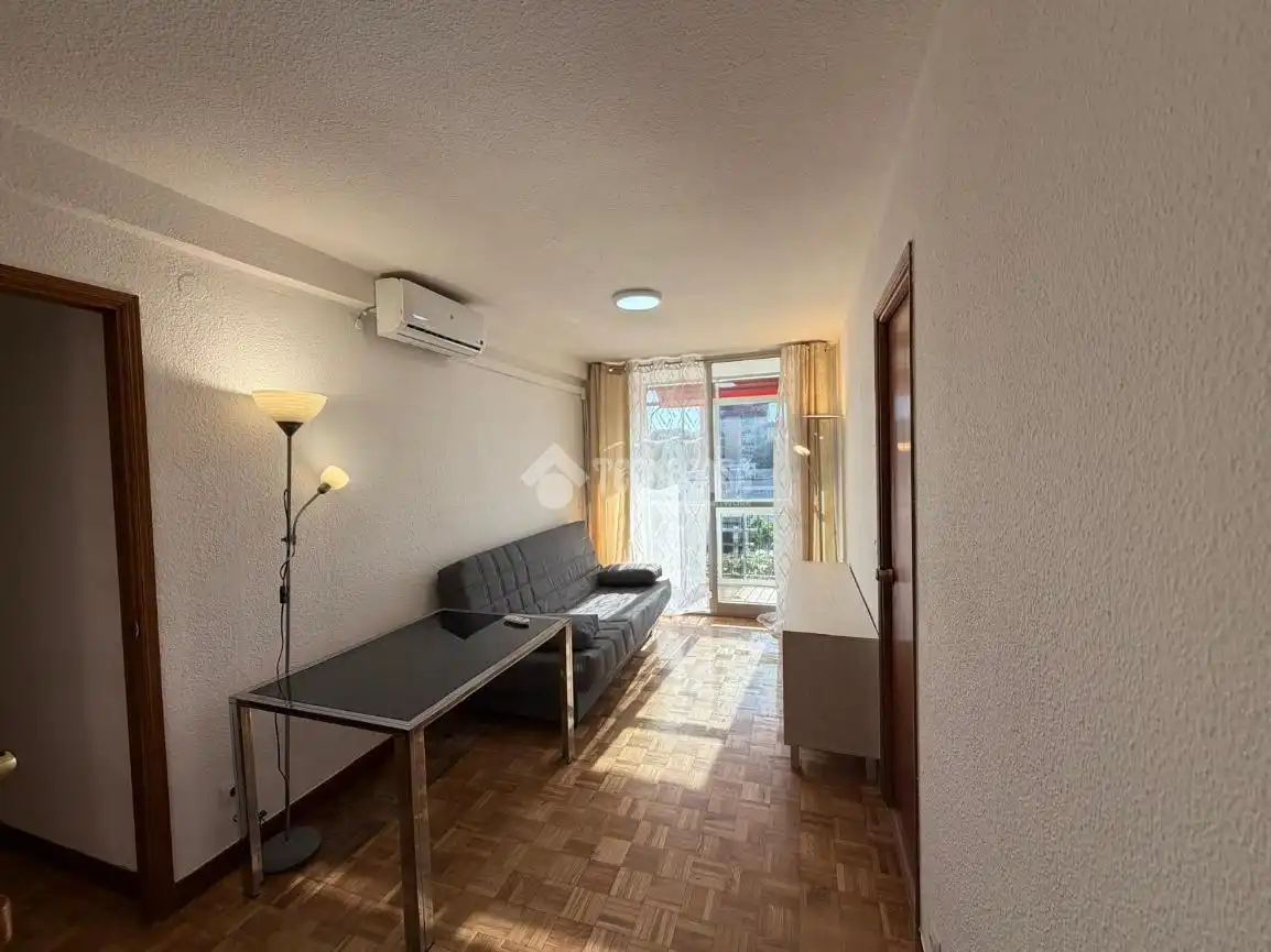 Sala d'estar de Pis de lloguer en Madrid amb Aire condicionat i Terrassa