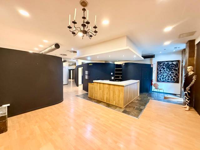 Local comercial en Alquiler en Avenida das Camelias, 108 en Praza Independencia