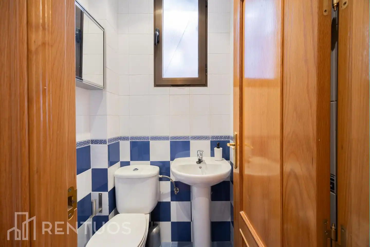 Badezimmer von Wohnung zur Miete in Madrid mit Heizung, Parkett und Möbliert