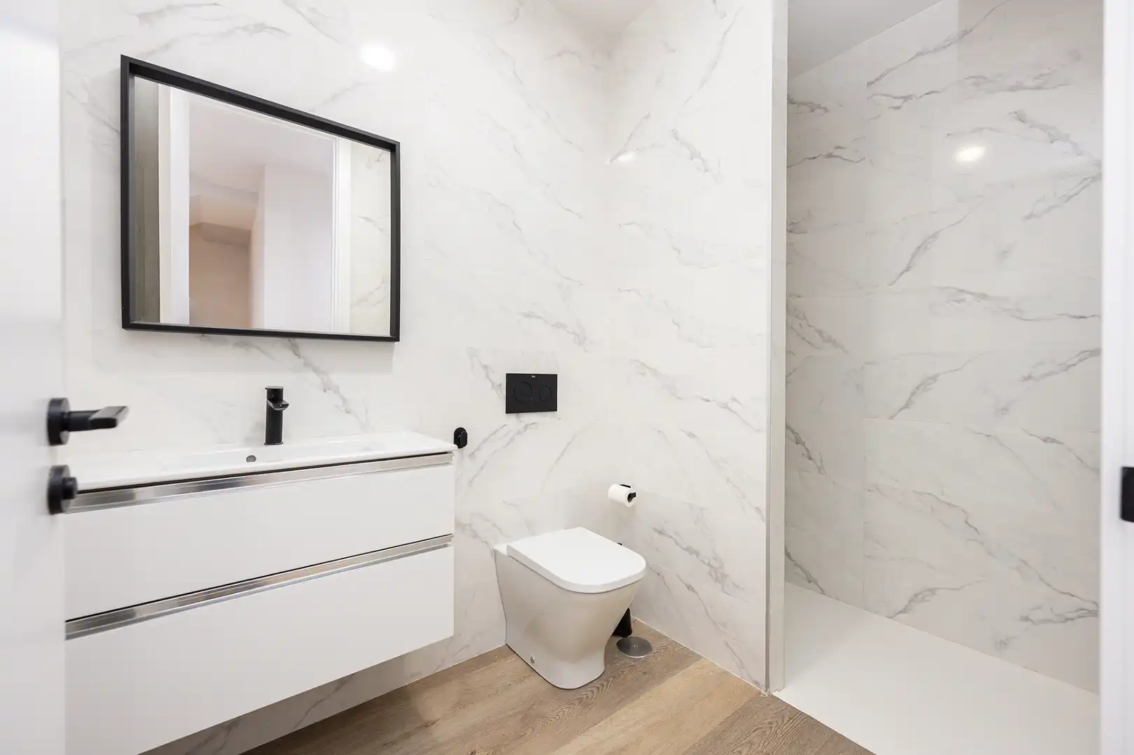 Bathroom of Detached homes for sale in Las Palmas de Gran Canaria  with Air Conditioner, Terrace and Storage room