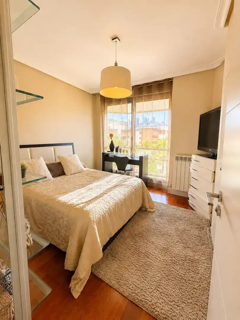 Bedroom of Flat for sale in Majadahonda  with Air Conditioner, Terrace and Swimming Pool