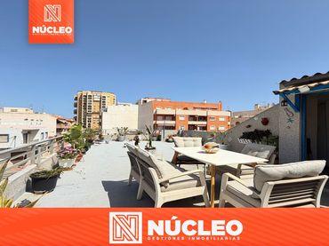 Casa con balcón en venta en Calle Helsinki