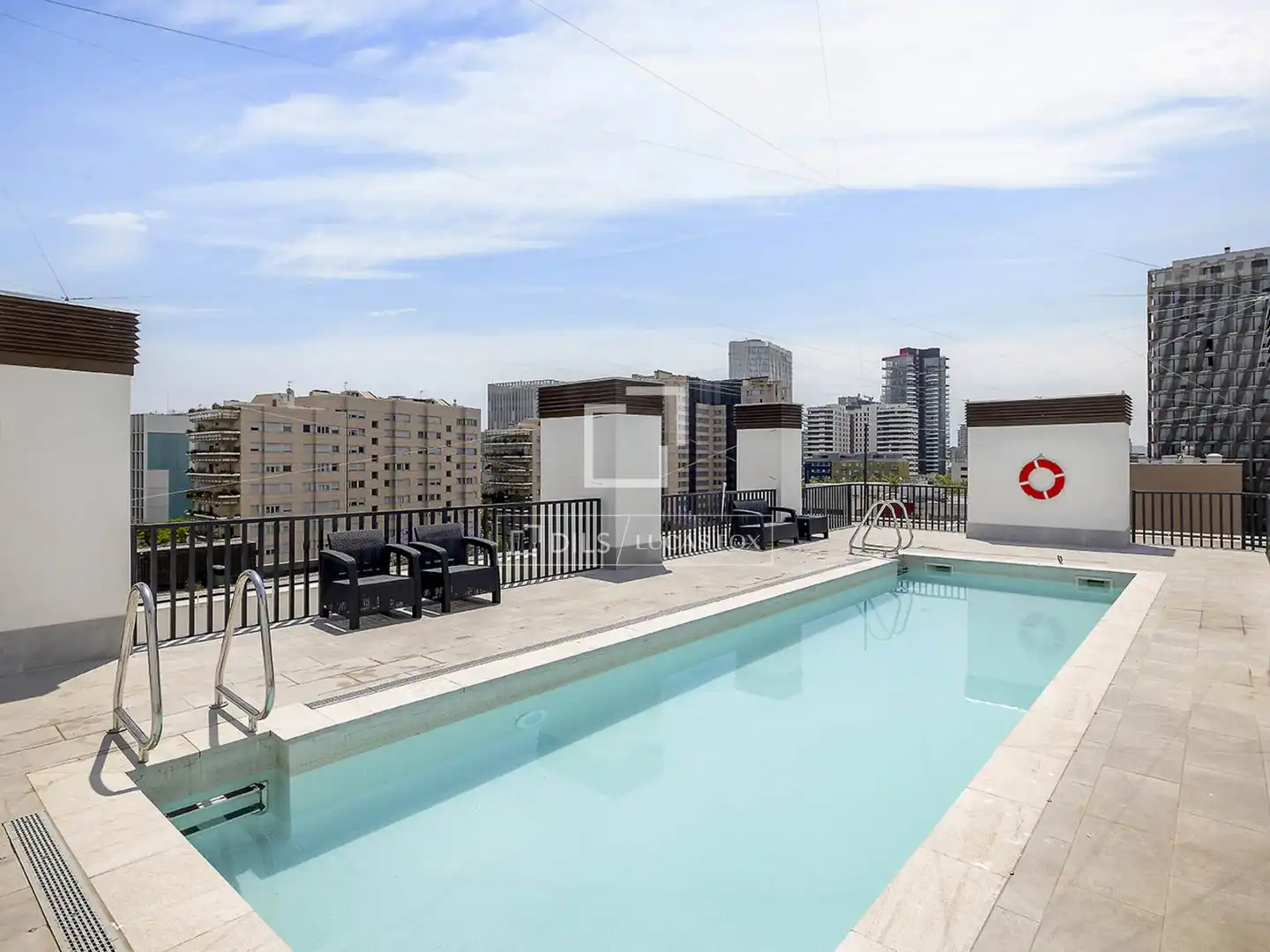 Schwimmbecken von Wohnung zur Miete in Sant Adrià de Besòs mit Klimaanlage, Heizung und Terrasse