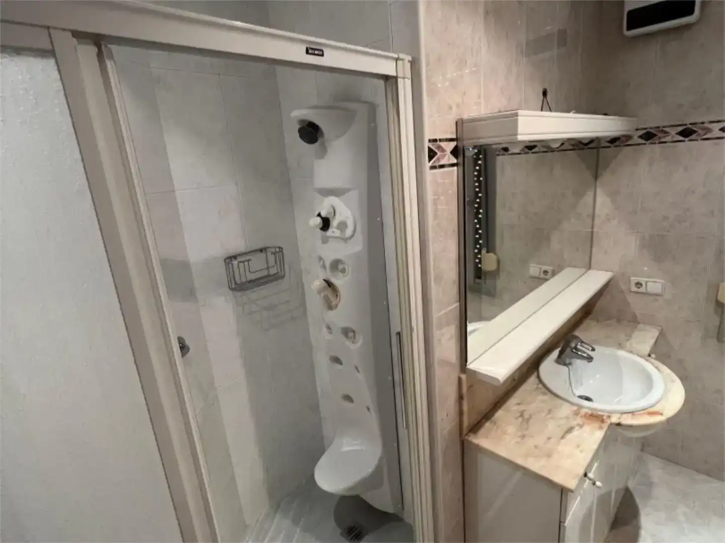 Bathroom of Flat for sale in Bilbao   with Balcony