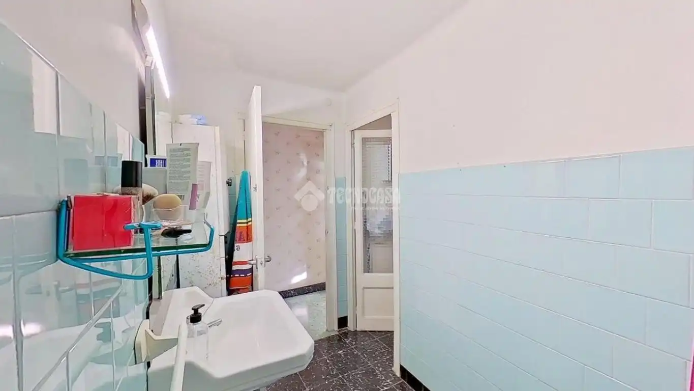 Bathroom of Flat for sale in Escodines