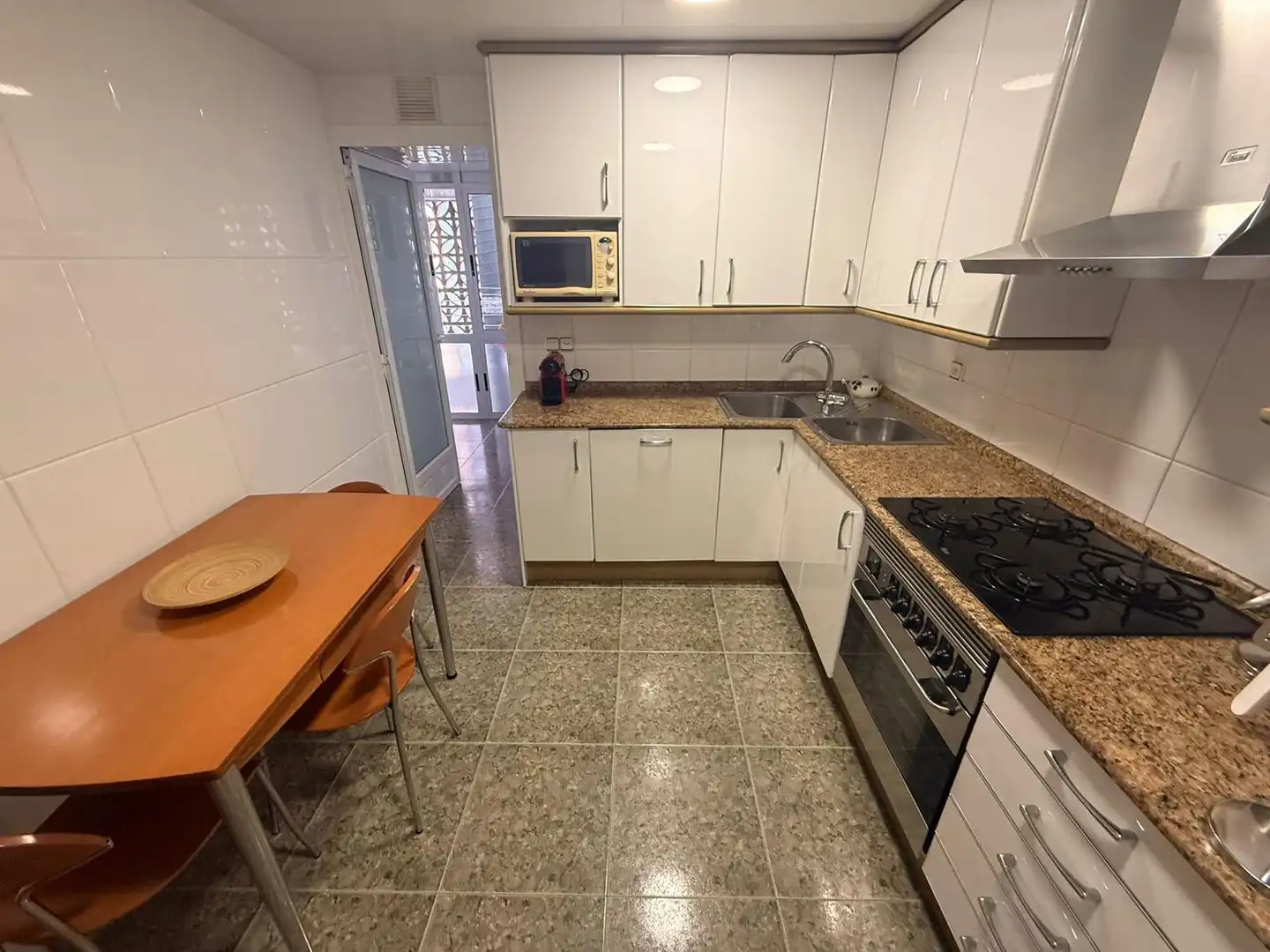 Küche von Wohnung zum Verkauf in Cornellà de Llobregat mit Heizung und Balkon