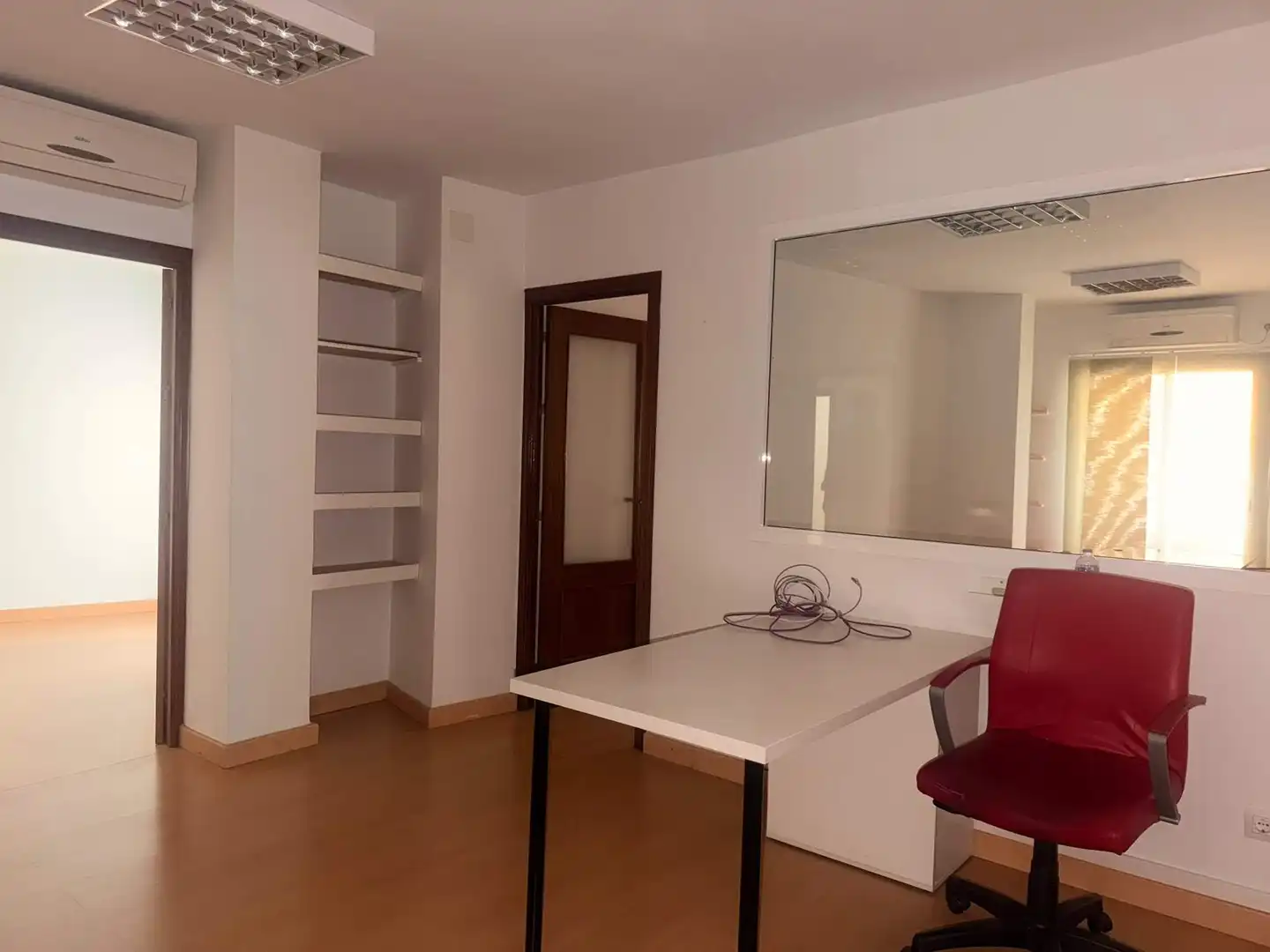 Bureau à louer à Casco Antiguo, imagen 10