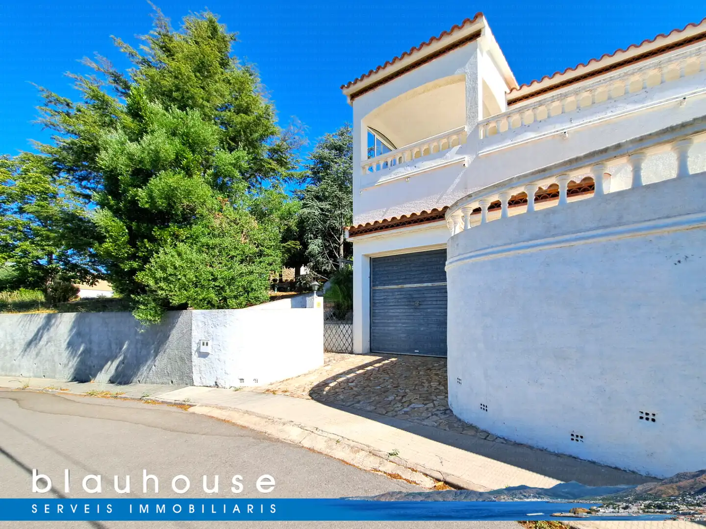 Vista exterior de Casa o xalet en venda en Llançà amb Aire condicionat, Jardí privat i Terrassa