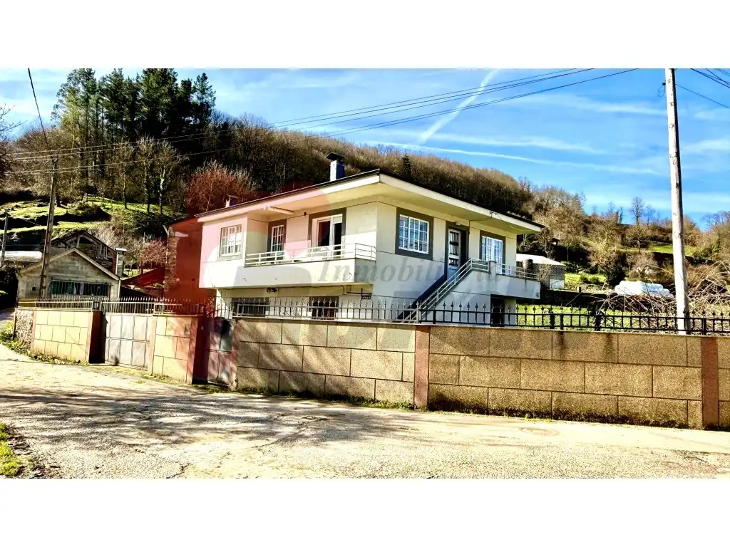 Vista exterior de Casa o xalet en venda en Becerreá