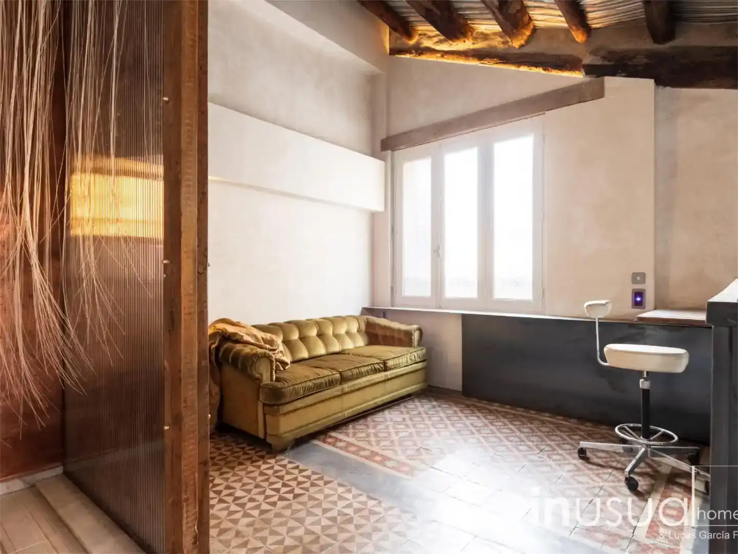 Sala d'estar de Àtic de lloguer en  Zaragoza Capital amb Aire condicionat