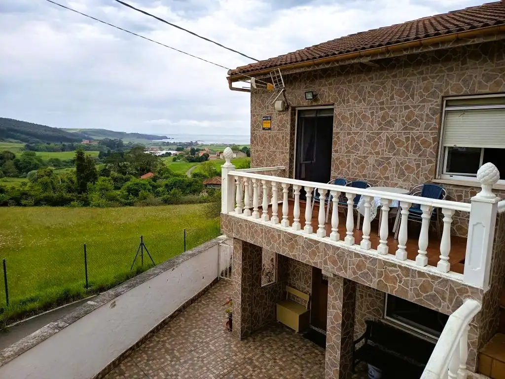 Vista exterior de Casa o xalet en venda en Gozón amb Moblat
