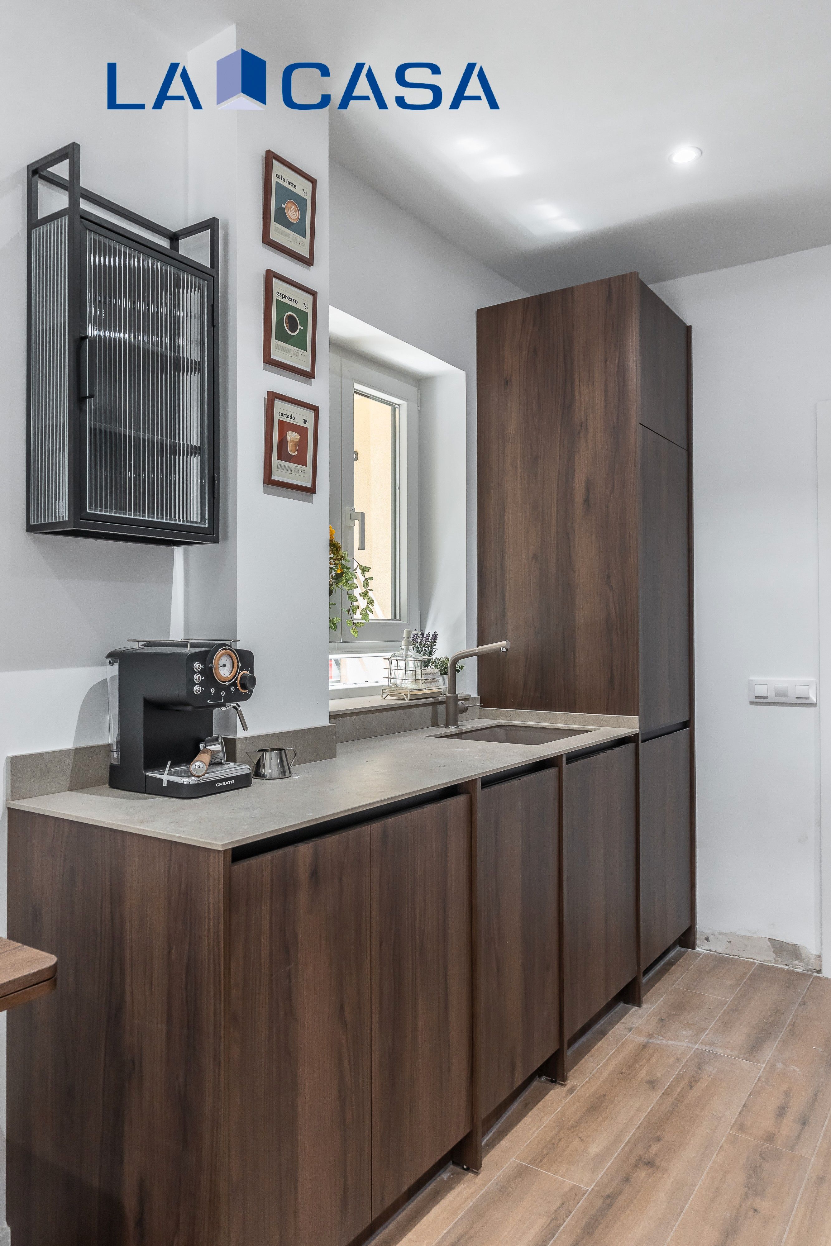 Kitchen of Flat for sale in  Madrid Capital  with Heating and Terrace
