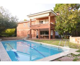 Exterior view of House or chalet for sale in Premià de Dalt  with Air Conditioner, Heating and Private garden