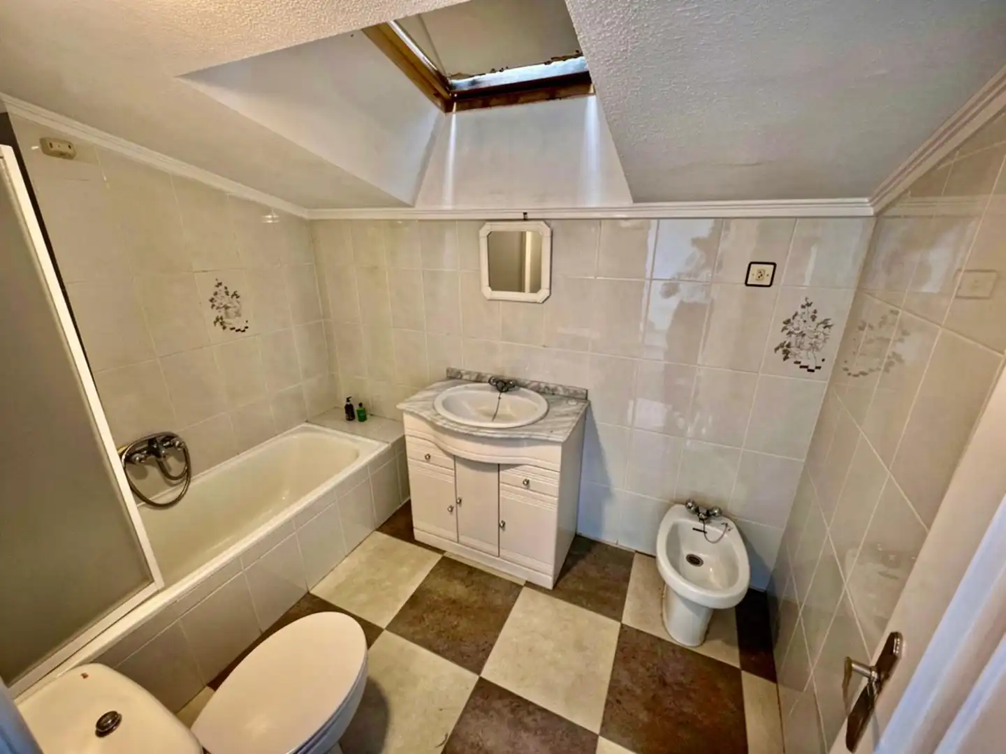 Baño de Casa adosada en venta en San Andrés del Rabanedo con Calefacción, Jardín privado y Parquet