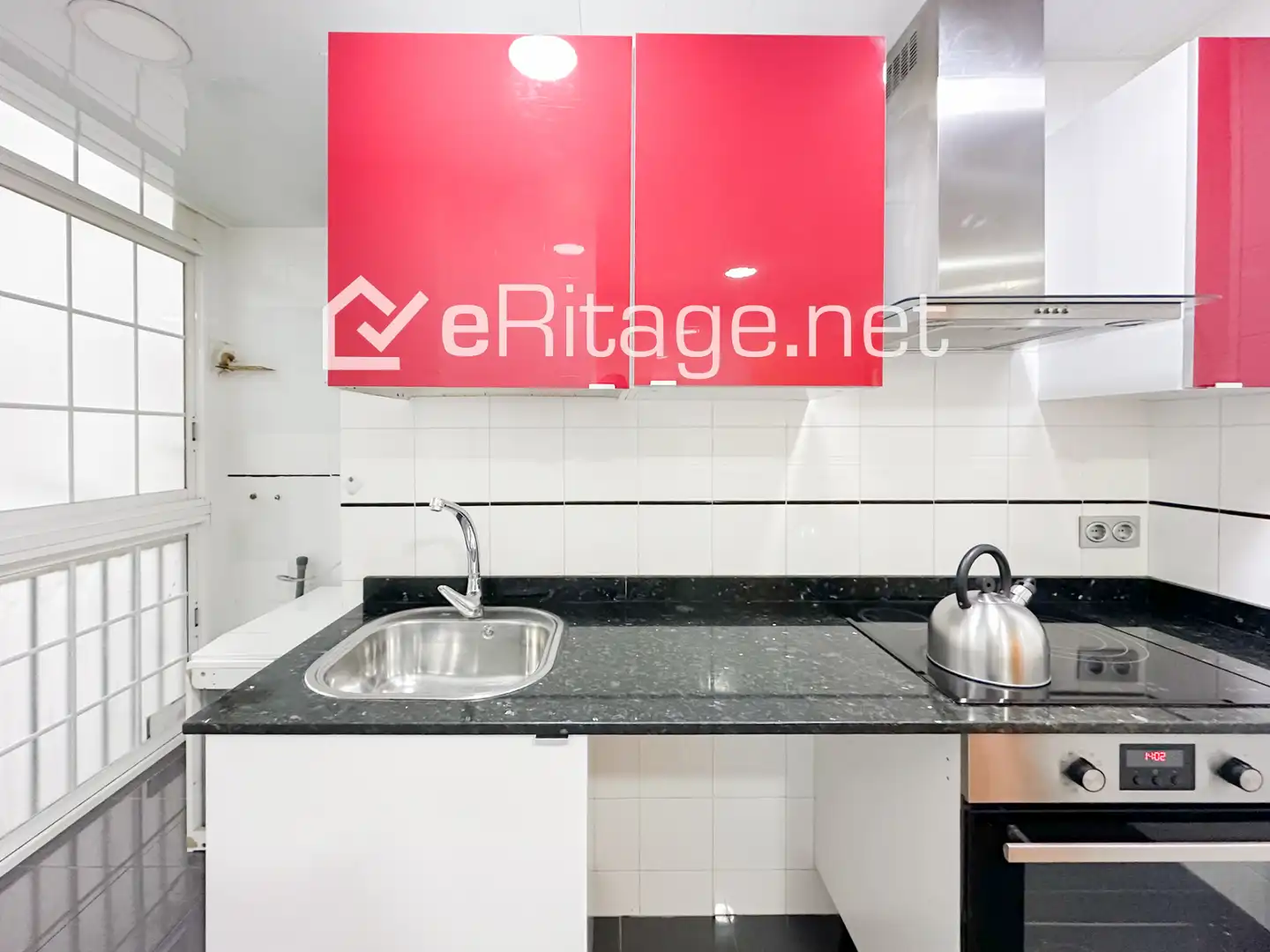 Cocina de Piso en venta en L'Hospitalet de Llobregat con Aire acondicionado, Calefacción y Parquet