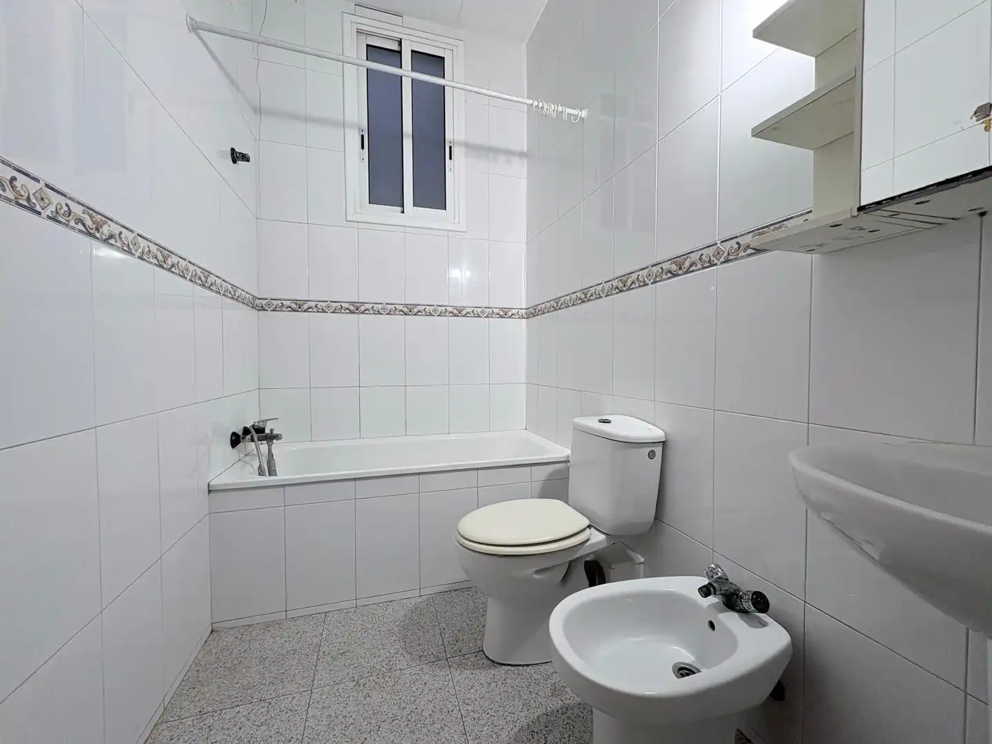 Baño de Piso en venta en Barcelona con Aire acondicionado, Horno y Lavadora