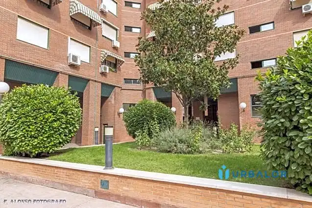 Vista exterior de Piso en venta en Alcorcón con Aire acondicionado, Calefacción y Parquet