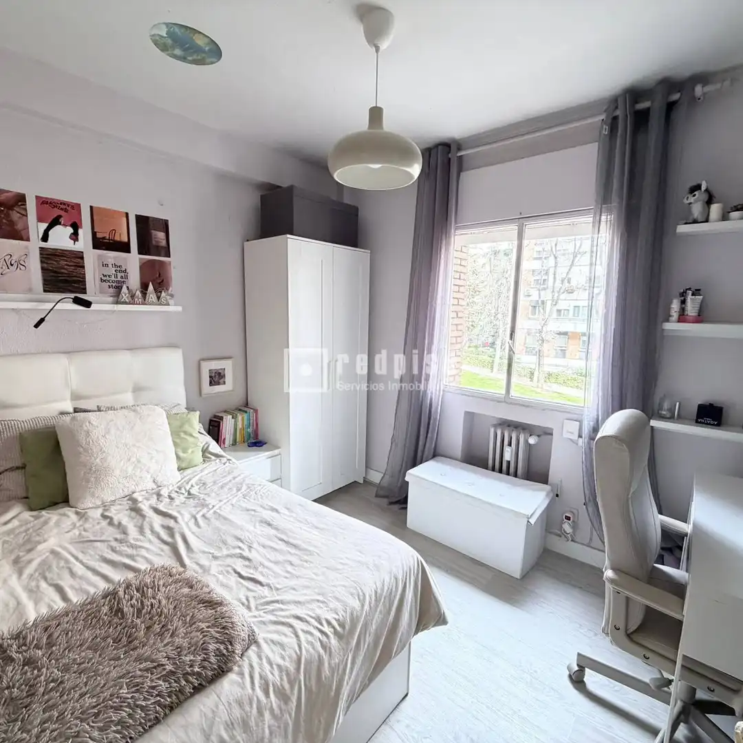 Habitación de Piso en venta en Madrid con Calefacción y Terraza
