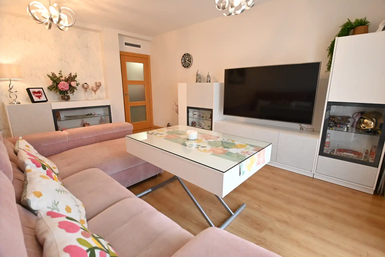 Living room of Flat for sale in La Zubia  with Air Conditioner, Storage room and Balcony