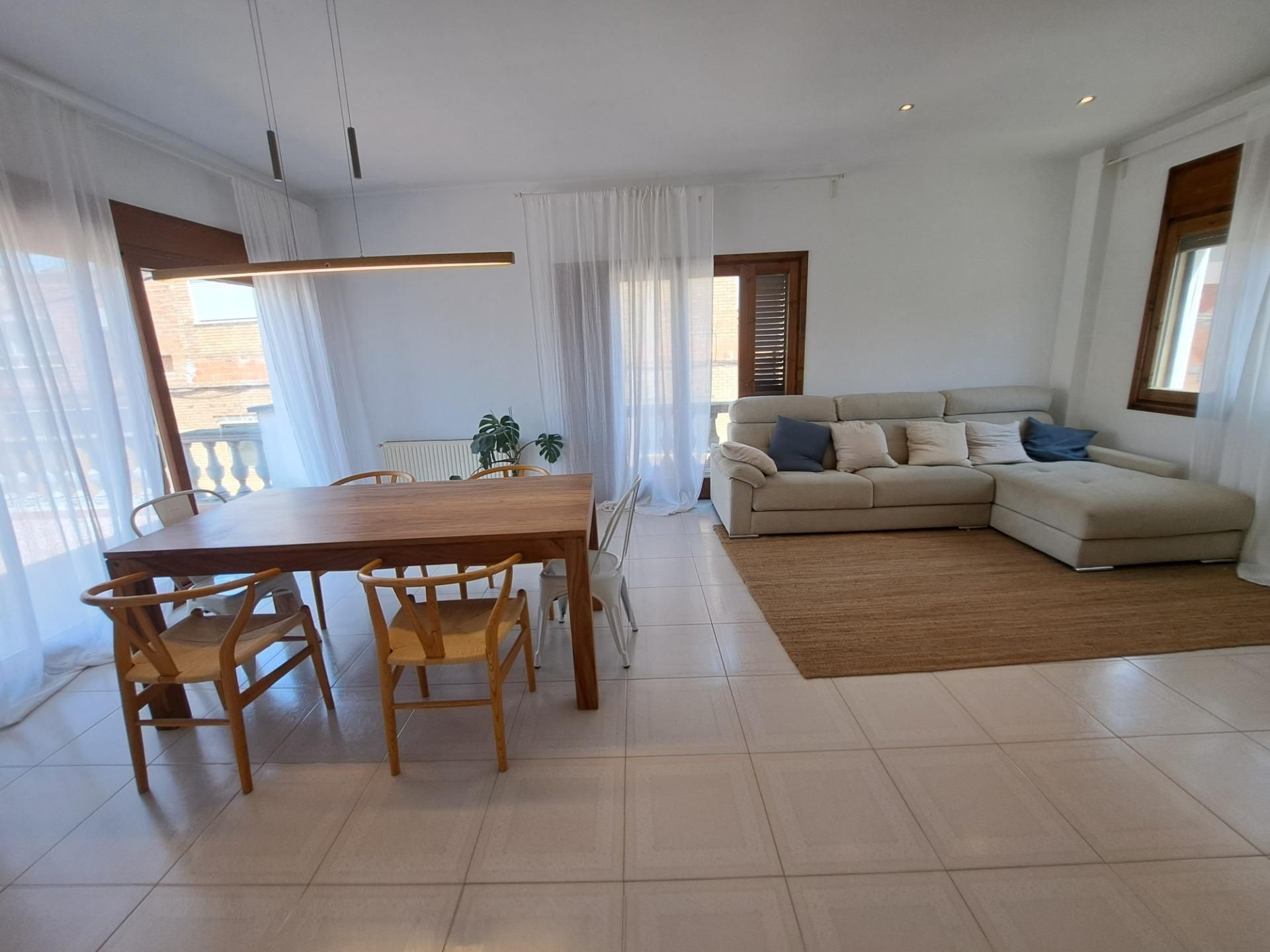 Sala d'estar de Casa o xalet en venda en Torregrossa amb Jardí privat, Terrassa i Balcó