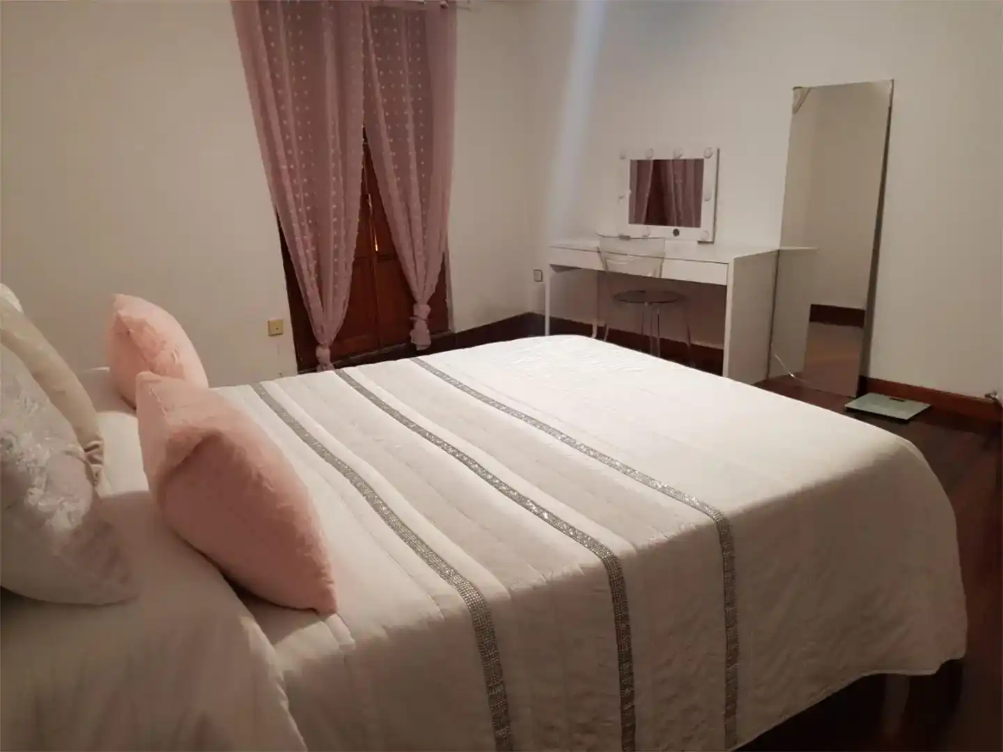 Habitación de Planta baja en venta en Burgo de Osma - Ciudad de Osma con Parquet, Amueblado y Horno