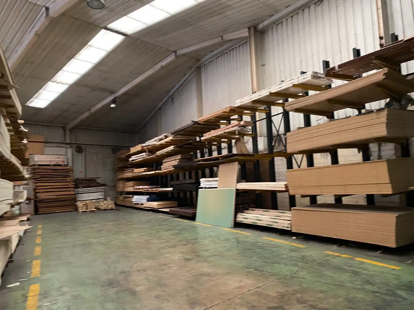Industrial buildings for rent in Santander