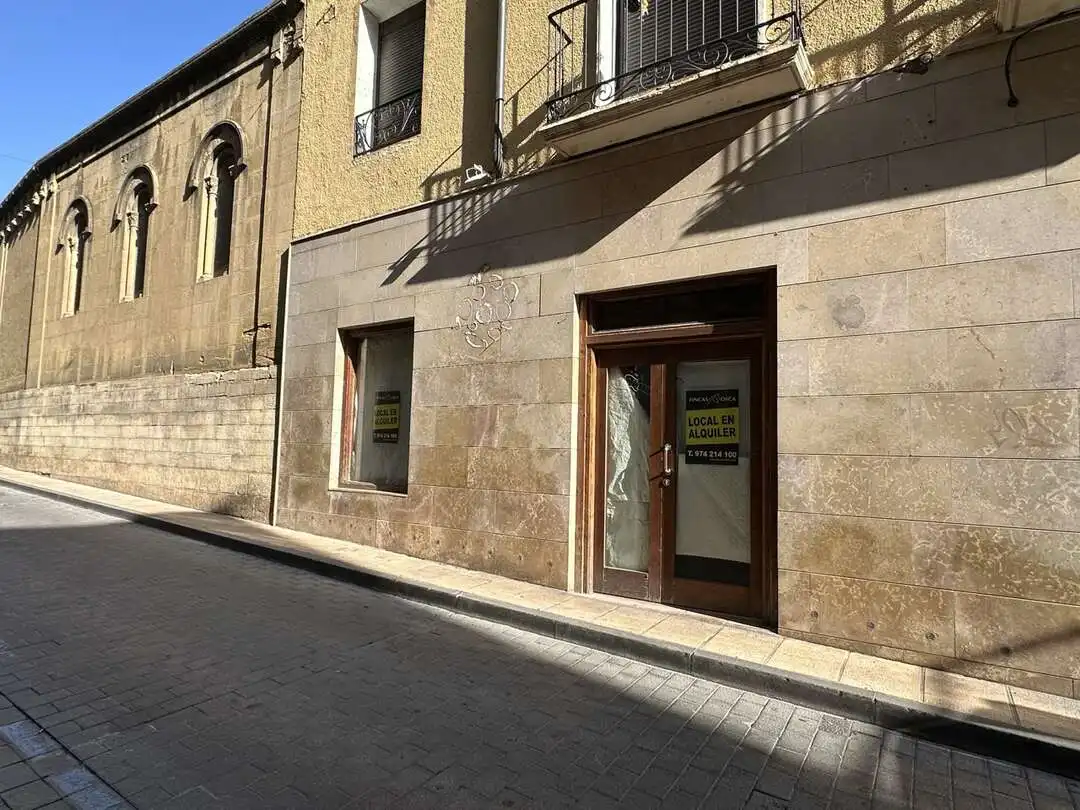 Außenansicht von Geschaftsraum zur Miete in Huesca mit Klimaanlage