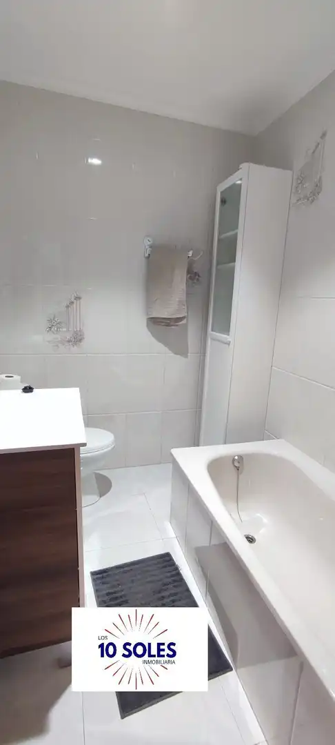 Bany de Apartament de lloguer en Orihuela amb Moblat