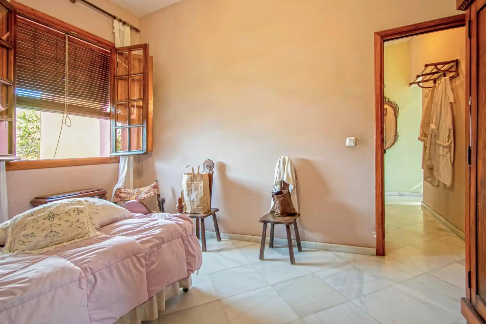 Schlafzimmer von Country house zum Verkauf in Mairena del Aljarafe mit Terrasse, Schwimmbad und Balkon