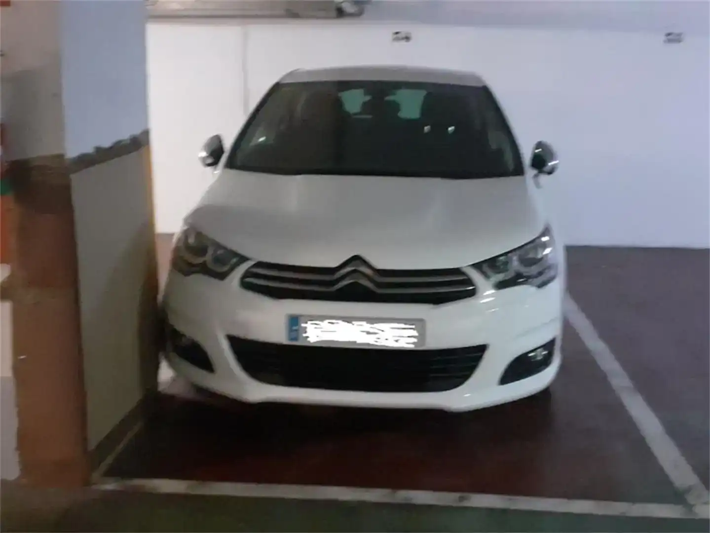 Vista exterior de Garatge en venda en Sevilla