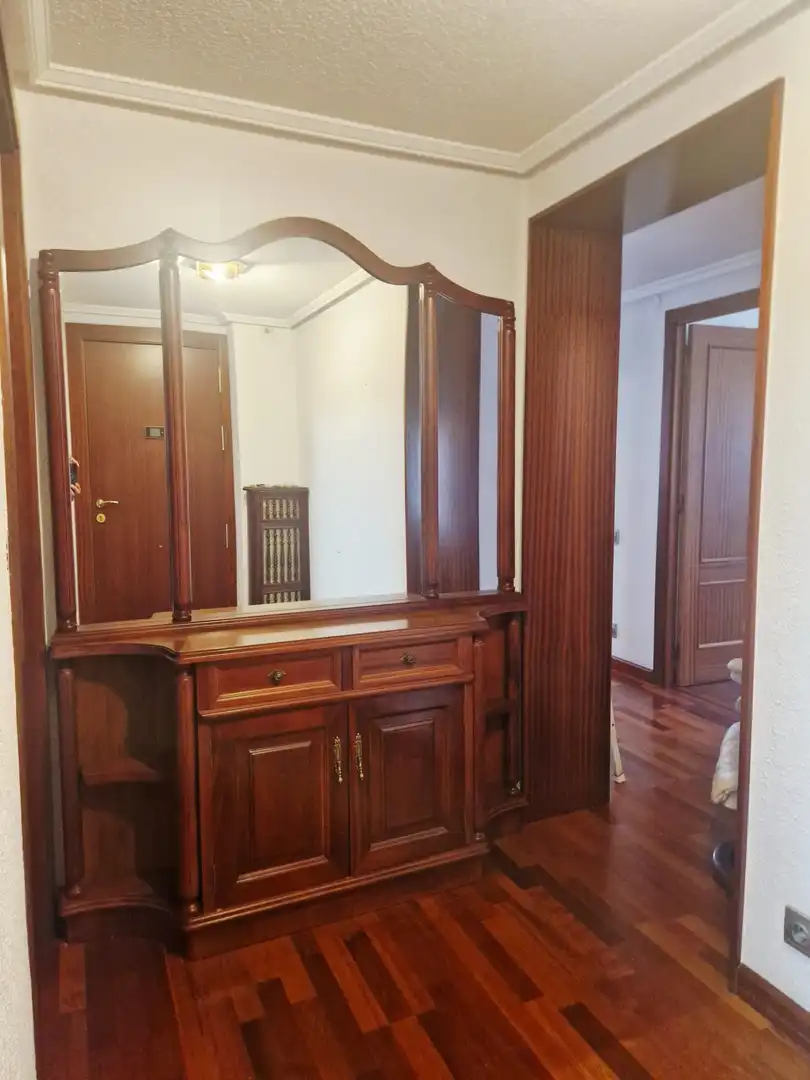 Dormitori de Pis en venda en Avilés amb Calefacció, Jardí privat i Parquet