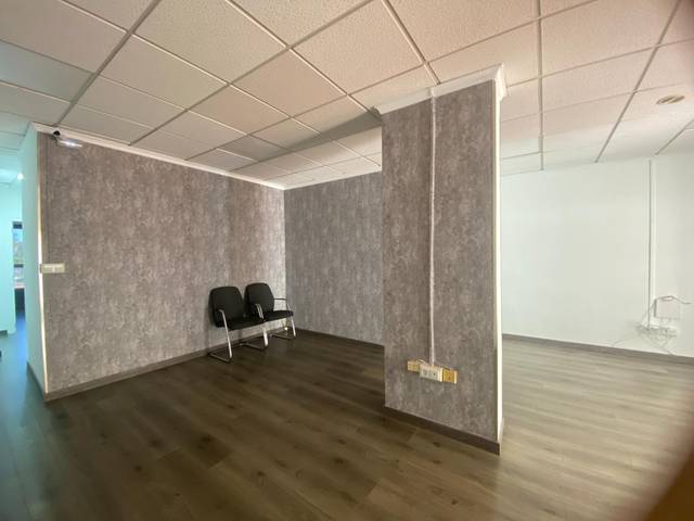 Oficina en Alquiler en Calle JOAN JOSEP SISTER, 8 en El Grau