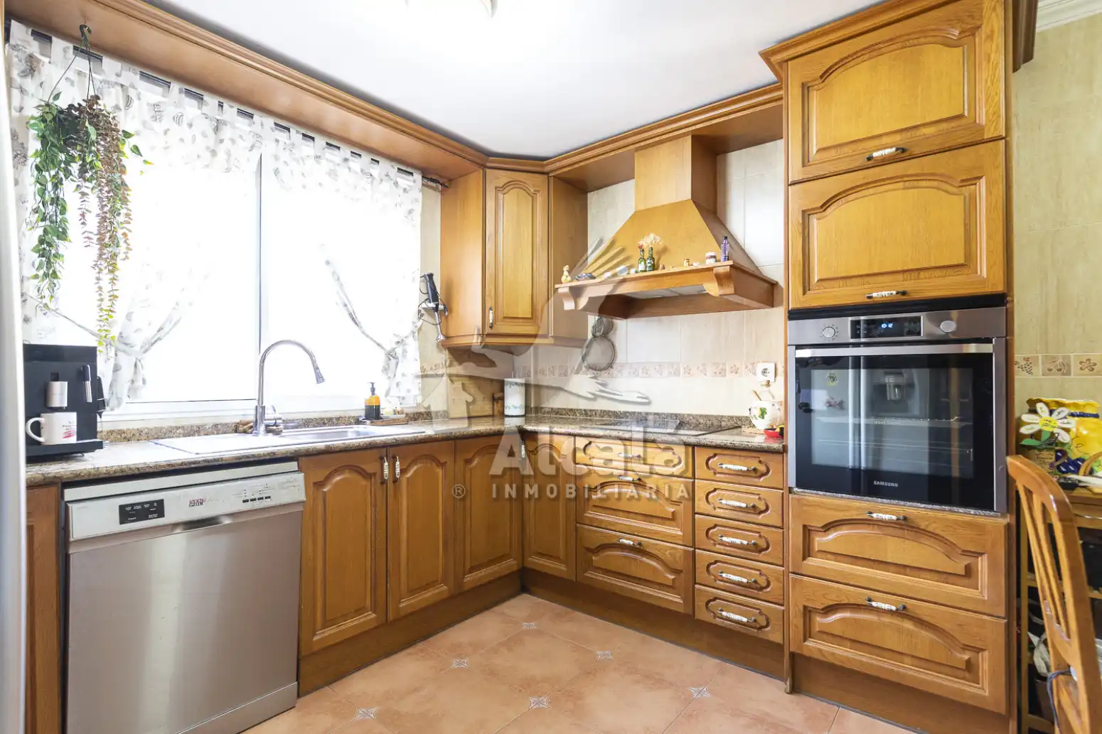Cocina de Casa adosada en venta en Azuqueca de Henares con Aire acondicionado, Calefacción y Piscina