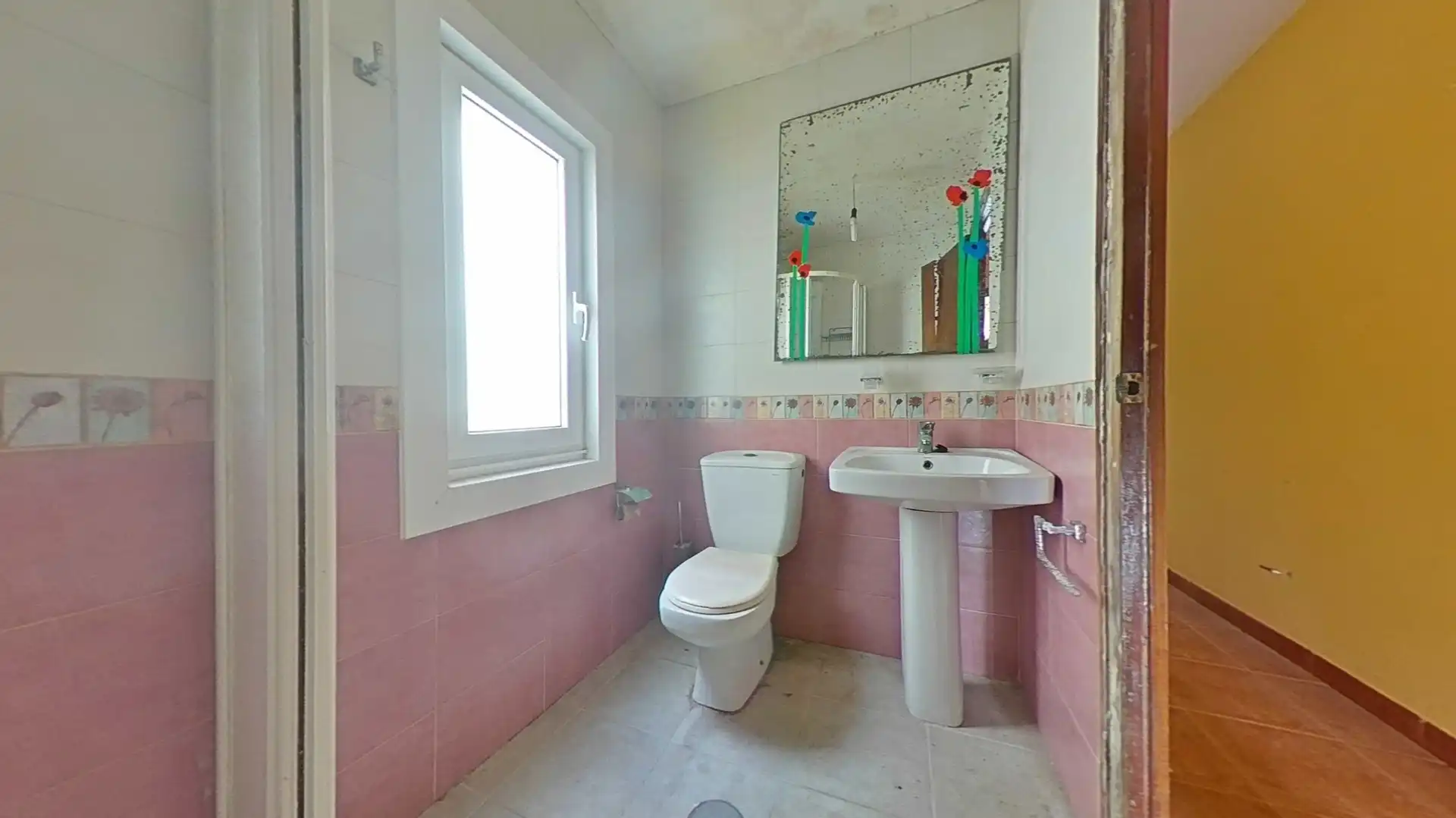Bathroom of Flat for sale in Fene