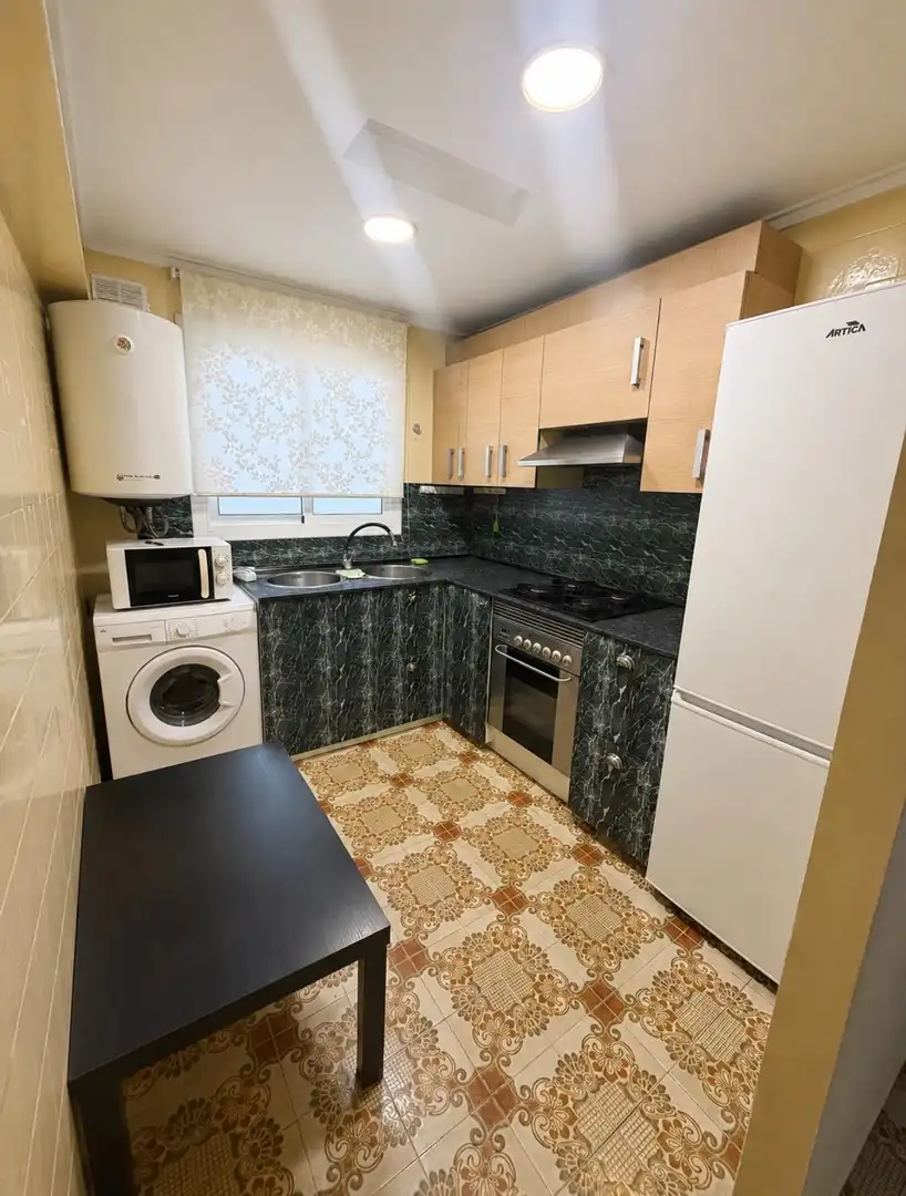 Flat for rent in Calle MARQUES DE MONTORTAL, Torrefiel