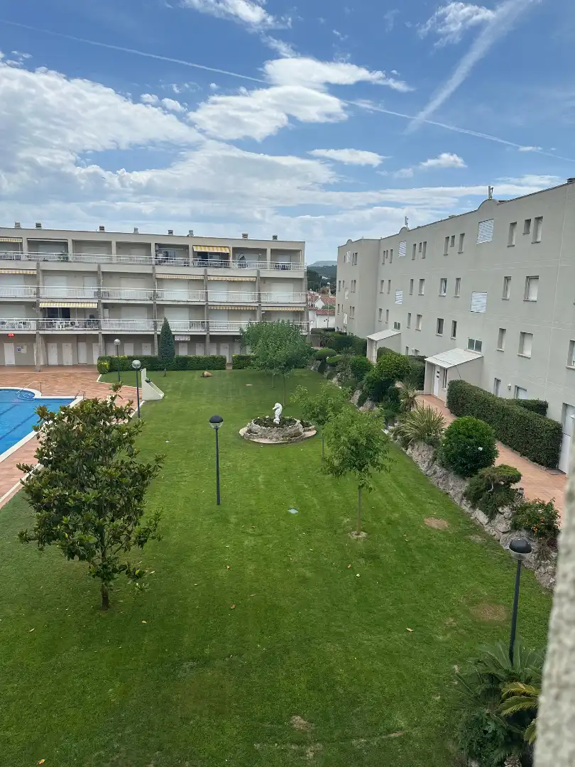 Parking de Apartamento en venta en L'Escala con Calefacción, Terraza y Amueblado