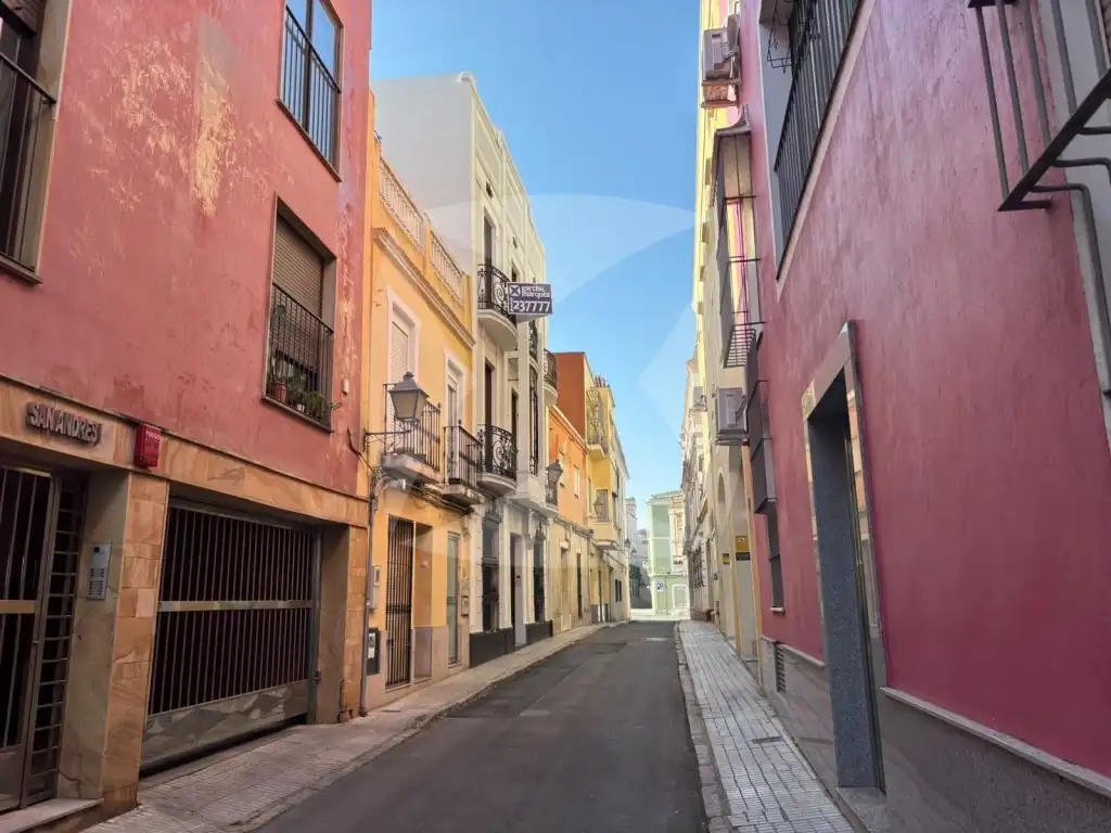 Vista exterior de Dúplex en venda en Badajoz