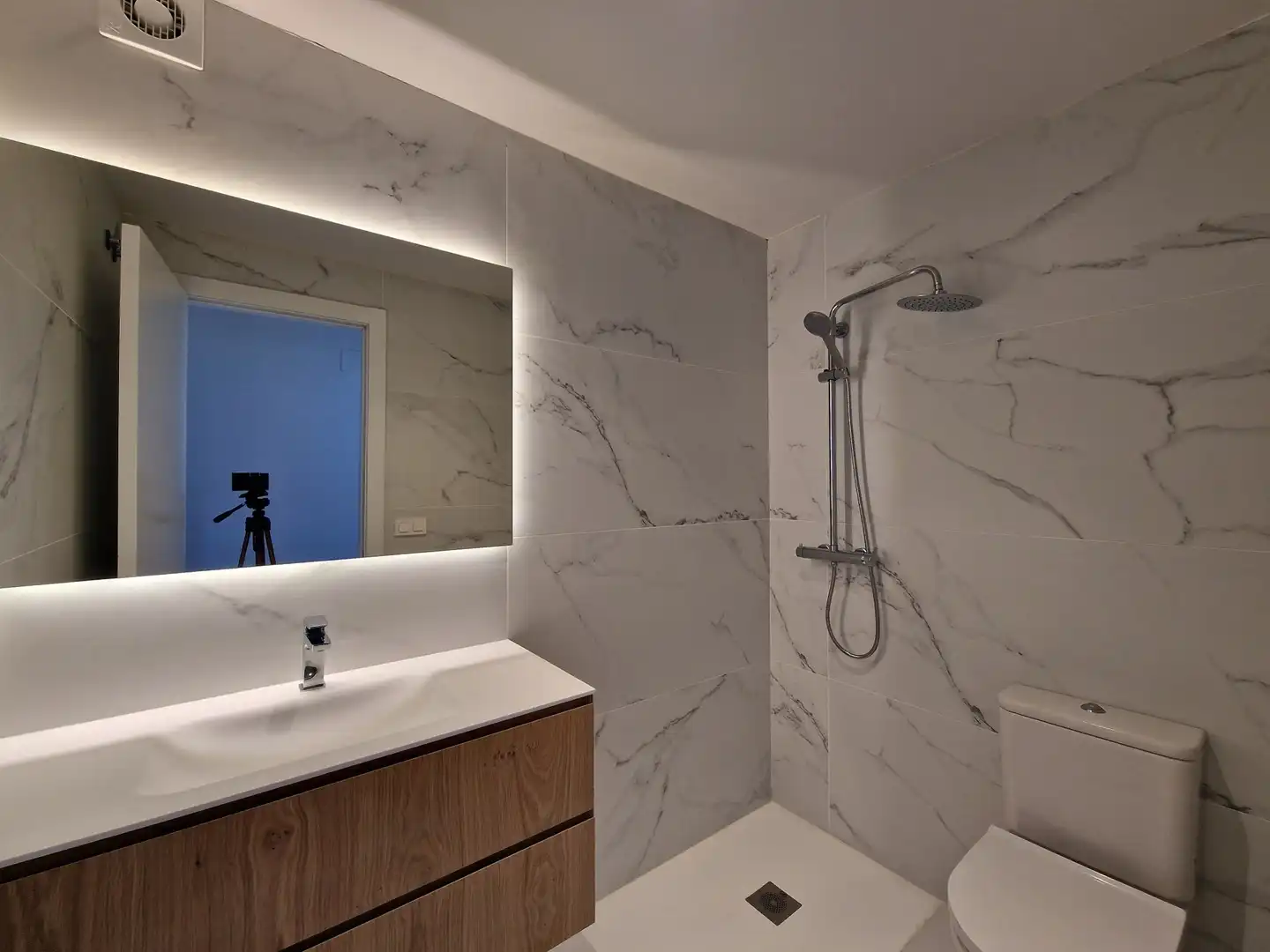 Baño de Ático en venta en Girona con Aire acondicionado, Calefacción y Terraza